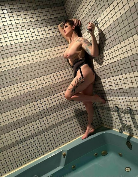 rosamagnoliaxo 無料モデル 画像