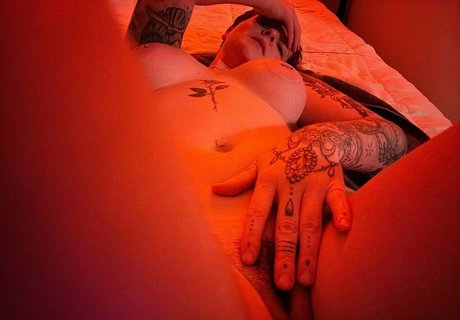 rosamagnoliaxo ポルノスター エロティック ギャラリー