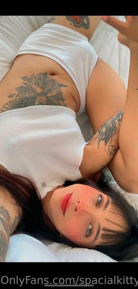 曲線美のランジェリーOnlyFans アート裸 写真