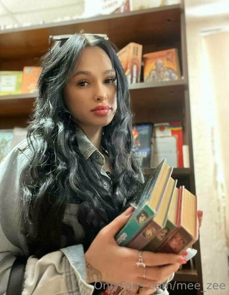 mee zee xxxポルノスター 画像