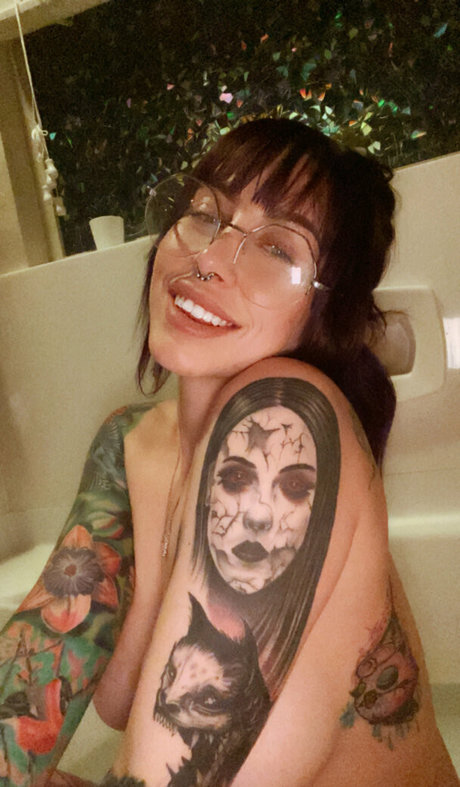 theonlinegirlfriend エロティックなポルノスター 写真