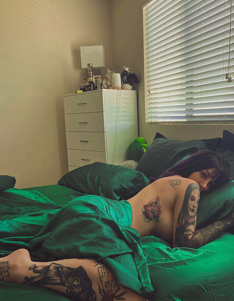 theonlinegirlfriend 美しいポルノスター 画像