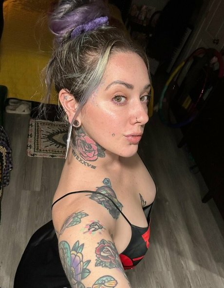 lindseyjenningz ポルノスター ホット 写真