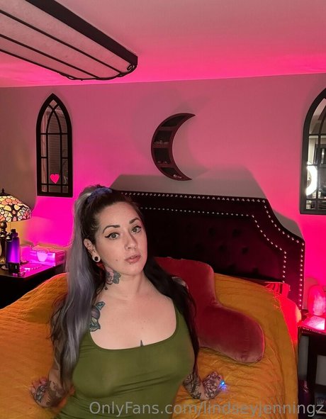 lindseyjenningz ホットなモデル 画像