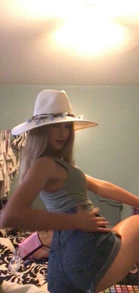 ティーントランスオンリーファン アダルト 写真