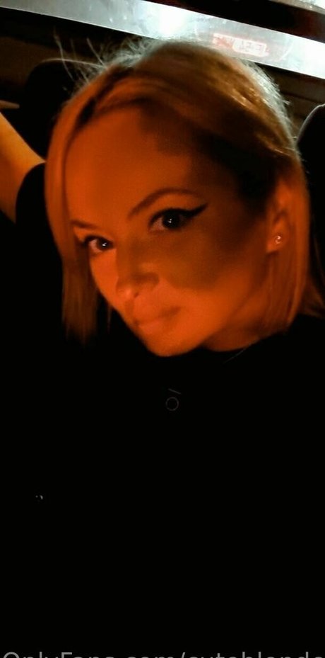 cuteblonde85 セックスモデル 画像