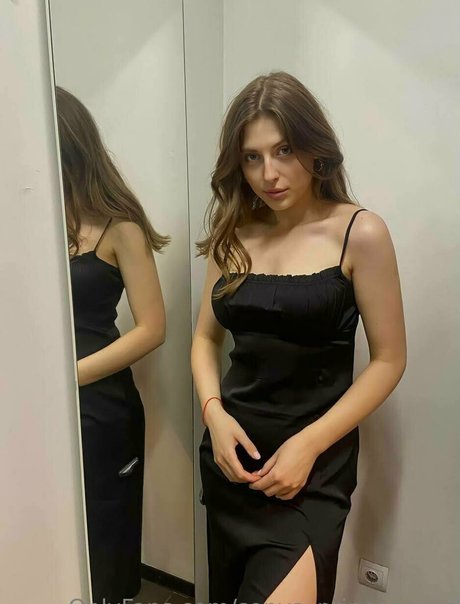 ポニーテールオンリーファンズ 美しい裸 写真