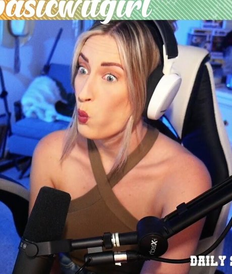 黒猫のOnlyFans ポルノグラフィック 写真