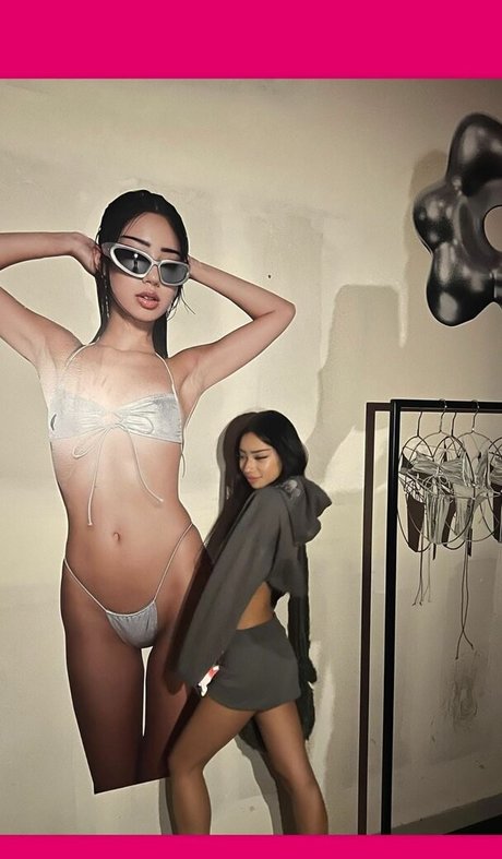 主観視点の手コキOnlyFans HD 写真