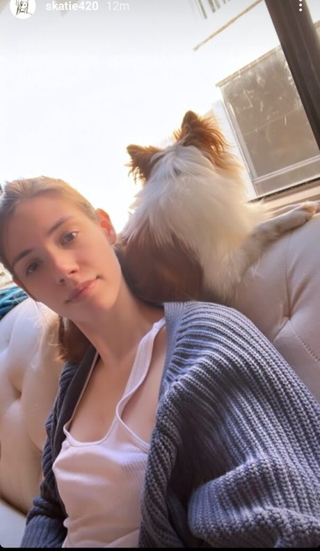 アジアン・エボニー・オンリーファンズ セクシー裸 写真