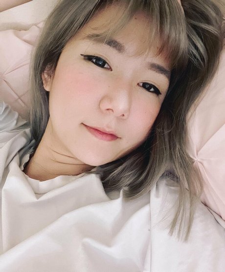 厚い黒檀オンリーファンズ アートヌード 画像