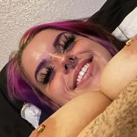 巨大なチンポを持つシーメールオンリーファンズ 無料ヌード アーカイブ