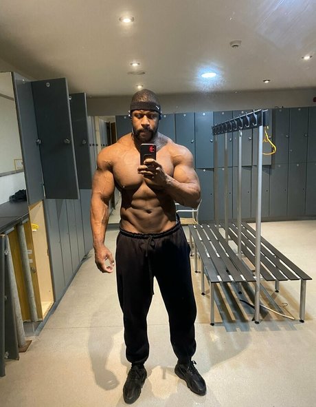 pleasure12368 ポルノスター ヌード 写真