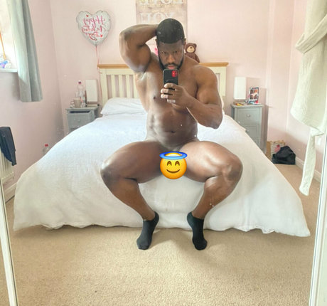 ぽっちゃり黒人OnlyFans アートポルノ アーカイブ