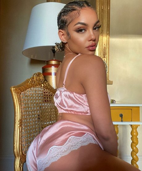 黒檀BBW オンリーファンズ ホットセクシー 写真