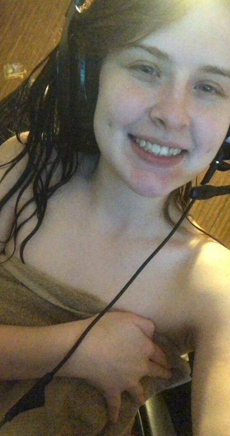 ママの足OnlyFans ホットポルノ 写真