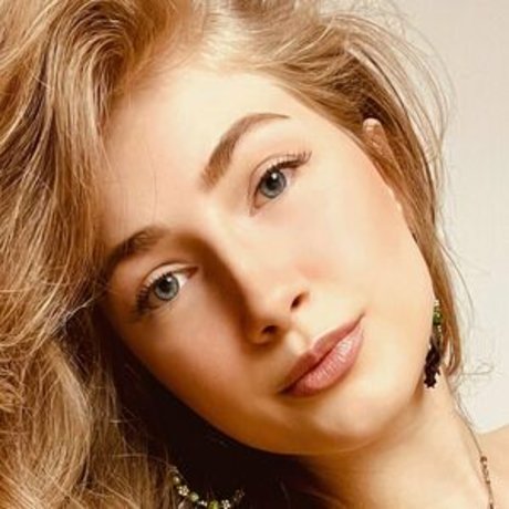 フィットネスインフルエンサーオンリーファンズ ポルノグラフィック ギャラリー