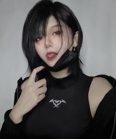 Aveline Tetsuya 無料モデル 写真