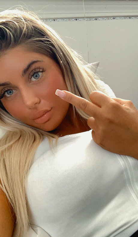 bratprincessava ポルノスター 美しい ギャラリー