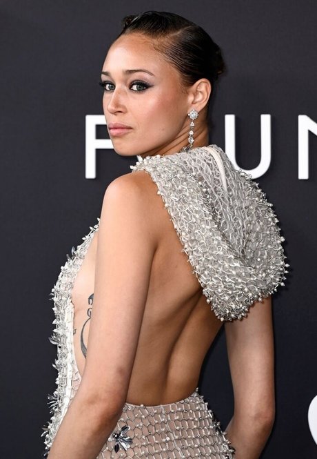 巨乳の赤毛オンリーファンズ 無料ヌード 画像