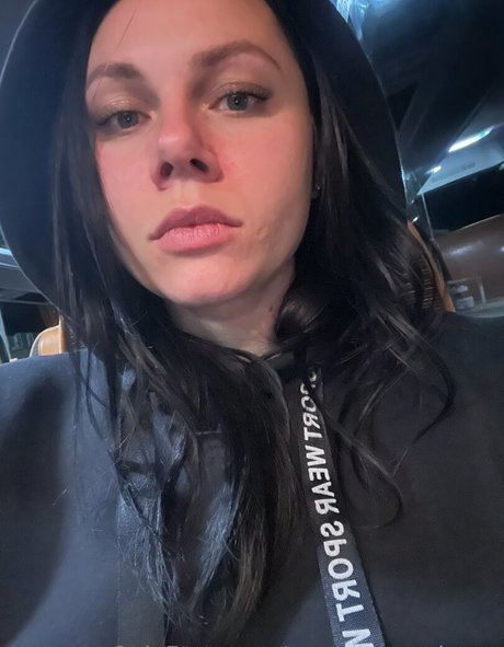 女装オンリーファン ポルノ 写真