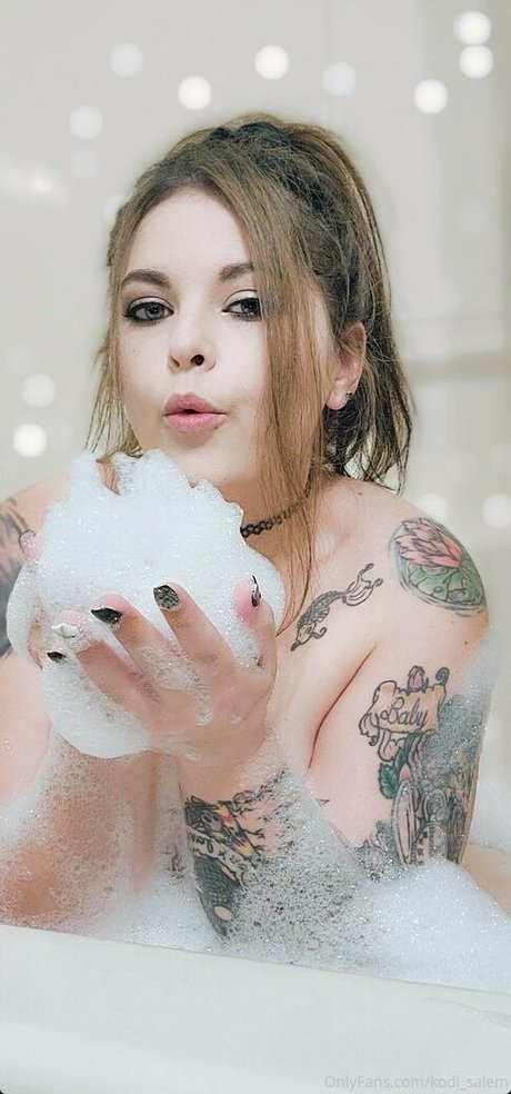 kodi salem アダルトモデル 写真