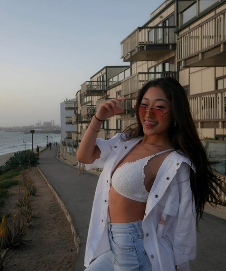 ブロガーOnlyFans アートヌード アーカイブ