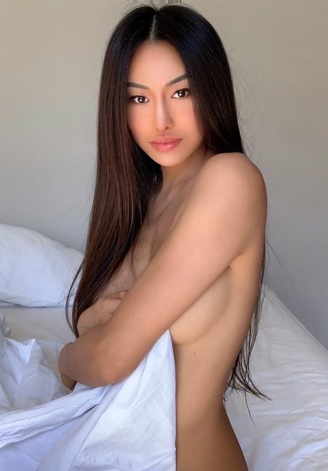 ラテン系ティーンオンリーファンズ ヌード 写真