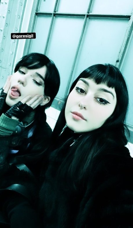 Arielle Maxine 無料モデル 写真