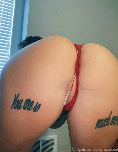 Coziebae セクシーなスター 写真