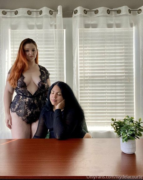 スマイルオンリーファンズ ポルノ ギャラリー