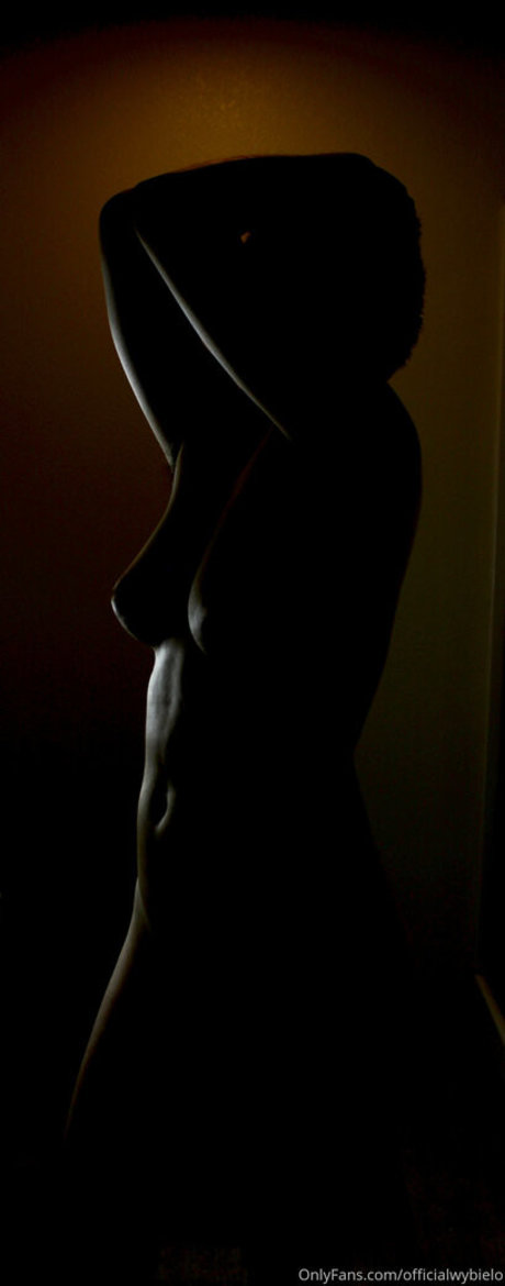 ピアス乳首オンリーファンズ ヌード ギャラリー