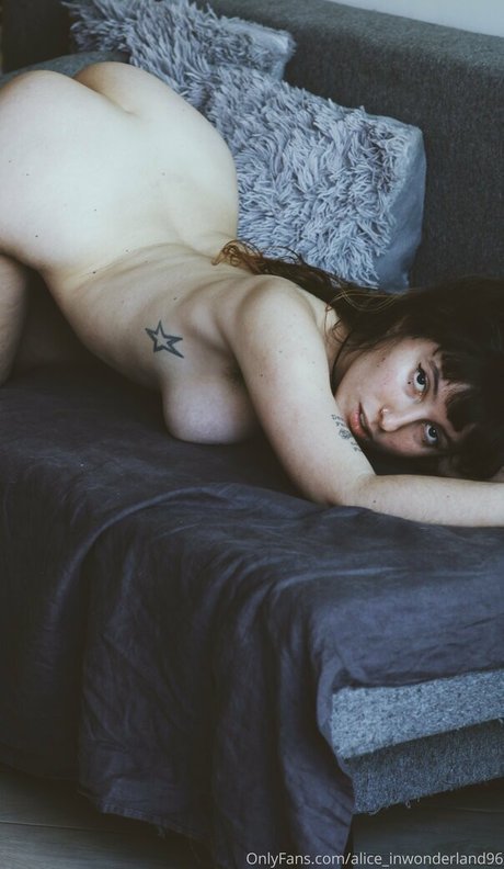 alice inwonderland96 エロティックモデル 画像