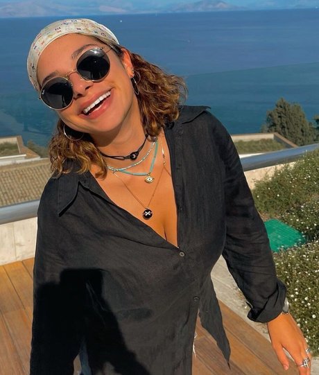 ポーグ xxx オンリーファンズ アートポルノ 画像