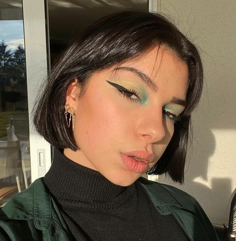 パウグプリンセスOnlyFans セクシー裸 ギャラリー