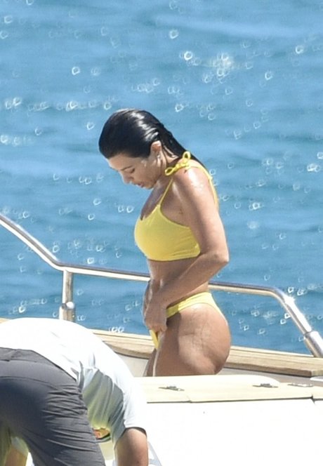 曲線美のクーガーOnlyFans 無料エロ 写真