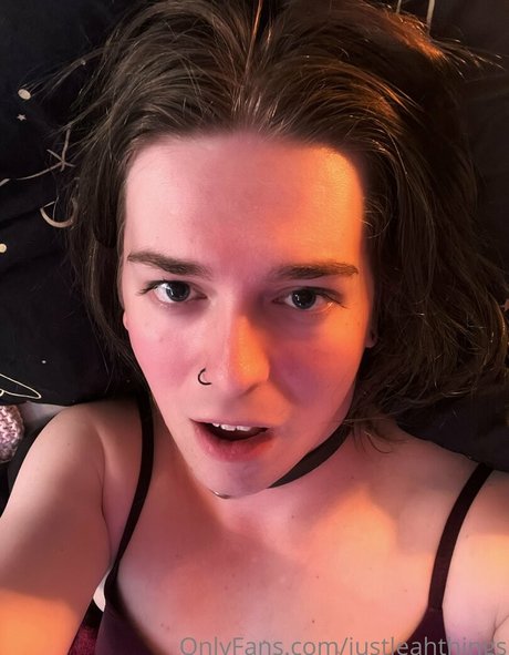 アジア人カップルオンリーファンズ ホット 画像