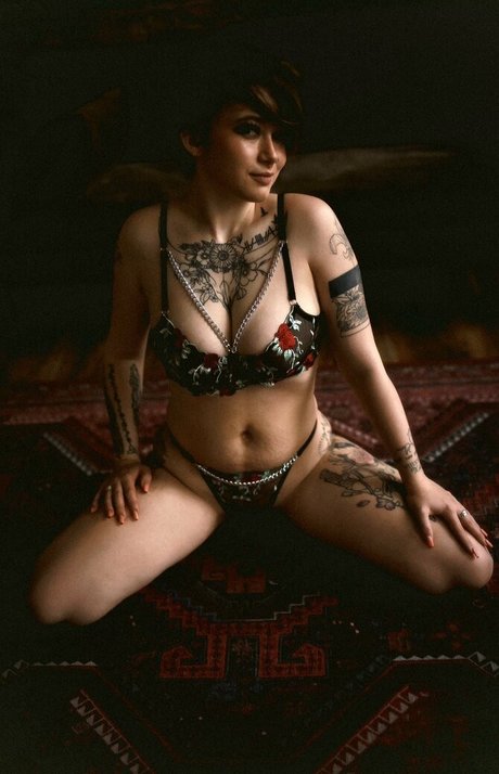 Shy Slytherin ポルノモデル ギャラリー