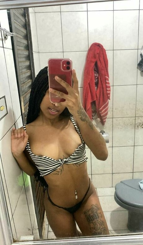Thalyne Silva ホットなポルノスター 写真