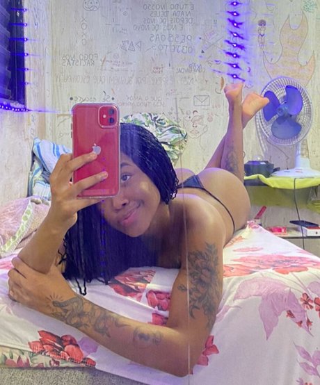 Thalyne Silva ヌードモデル 画像