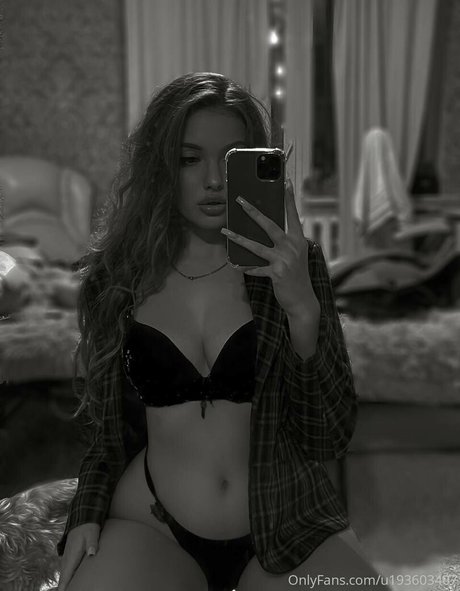 Eva maine22 ポルノ女優 写真