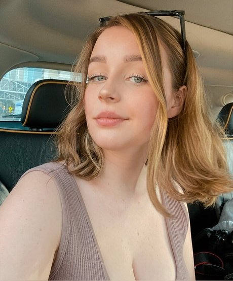 clara00ellis 女優 ギャラリー