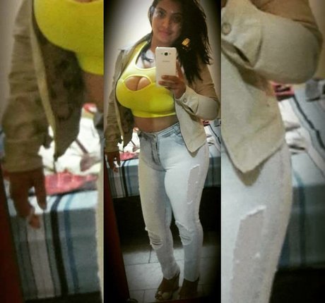 レズビアン ストラップオン オンリーファンズ ホット裸 写真