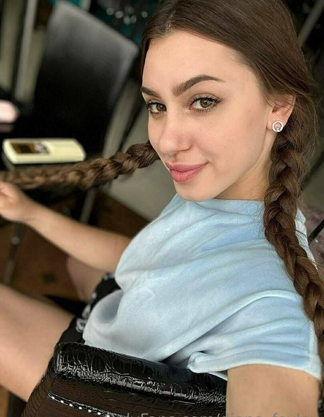 ダーティトークオンリーファンズ エロ 写真