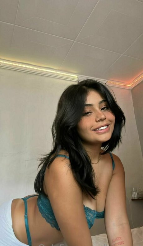 厚い黒檀オンリーファンズ アダルト ギャラリー