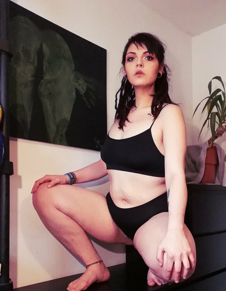 ヌードエボニーオンリーファンズ ポルノ ギャラリー