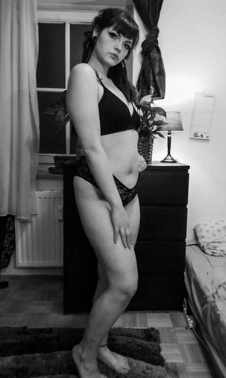 bisibeth エロティック女優 画像