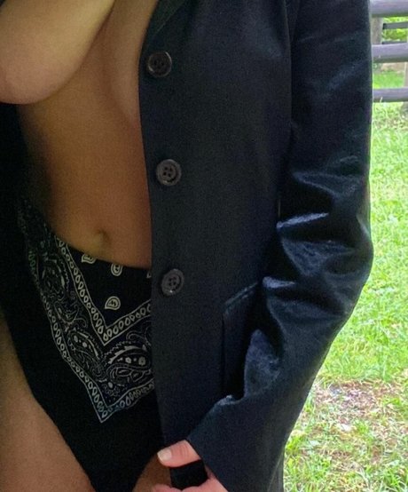 Nika Arven かわいいスター ギャラリー