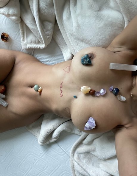 Uhhliar ヌードモデル 画像