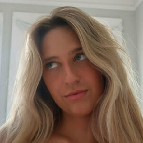 Taylor Hughes 無料モデル 写真